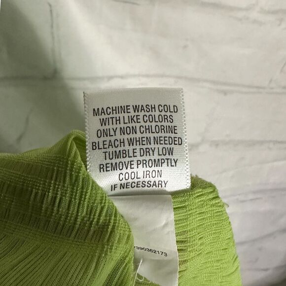 Croft & Barrow Lime Green Button Up Blouse, Medium - Picture 6 of 6